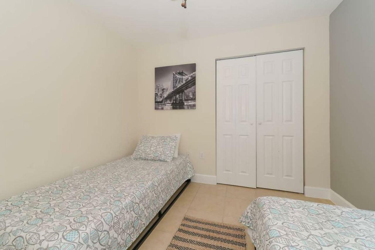 Lovely Cottage - Close To Siesta, Shops & Dining Sarasota Exterior foto